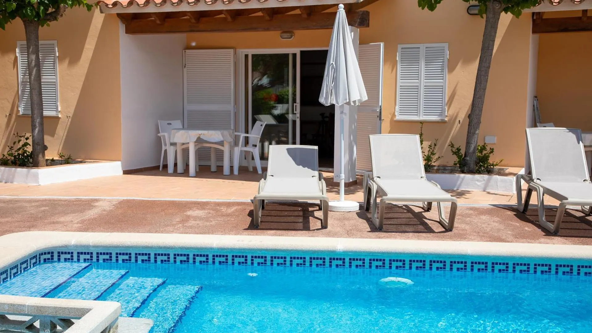 Apartamentos Island Cala'N Blanes  0*, Cala'N Blanes (Menorca)